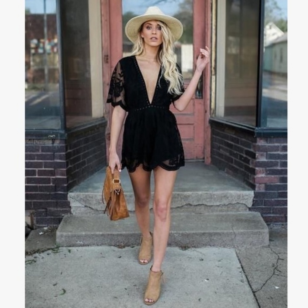 *NEW*Sexy Boho Floral Embroidered Overlay Deep V Neck Romantic Black Lace Romper